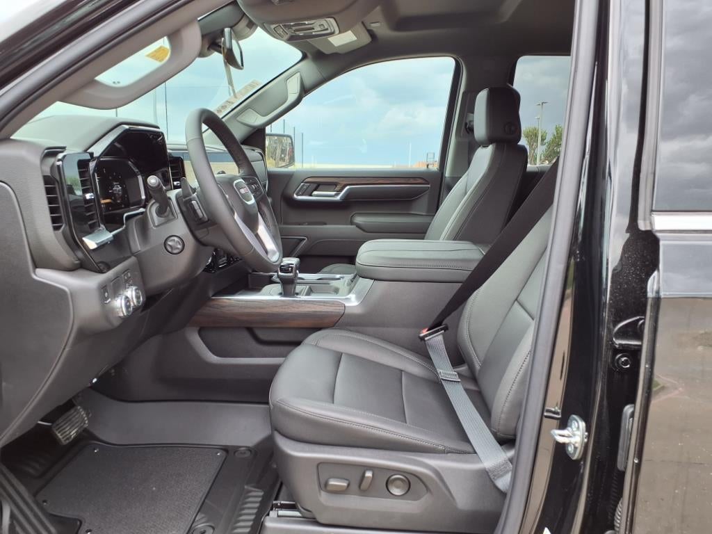 2026 GMC Sierra 1500 SLT Crew Cab Short Box RWD