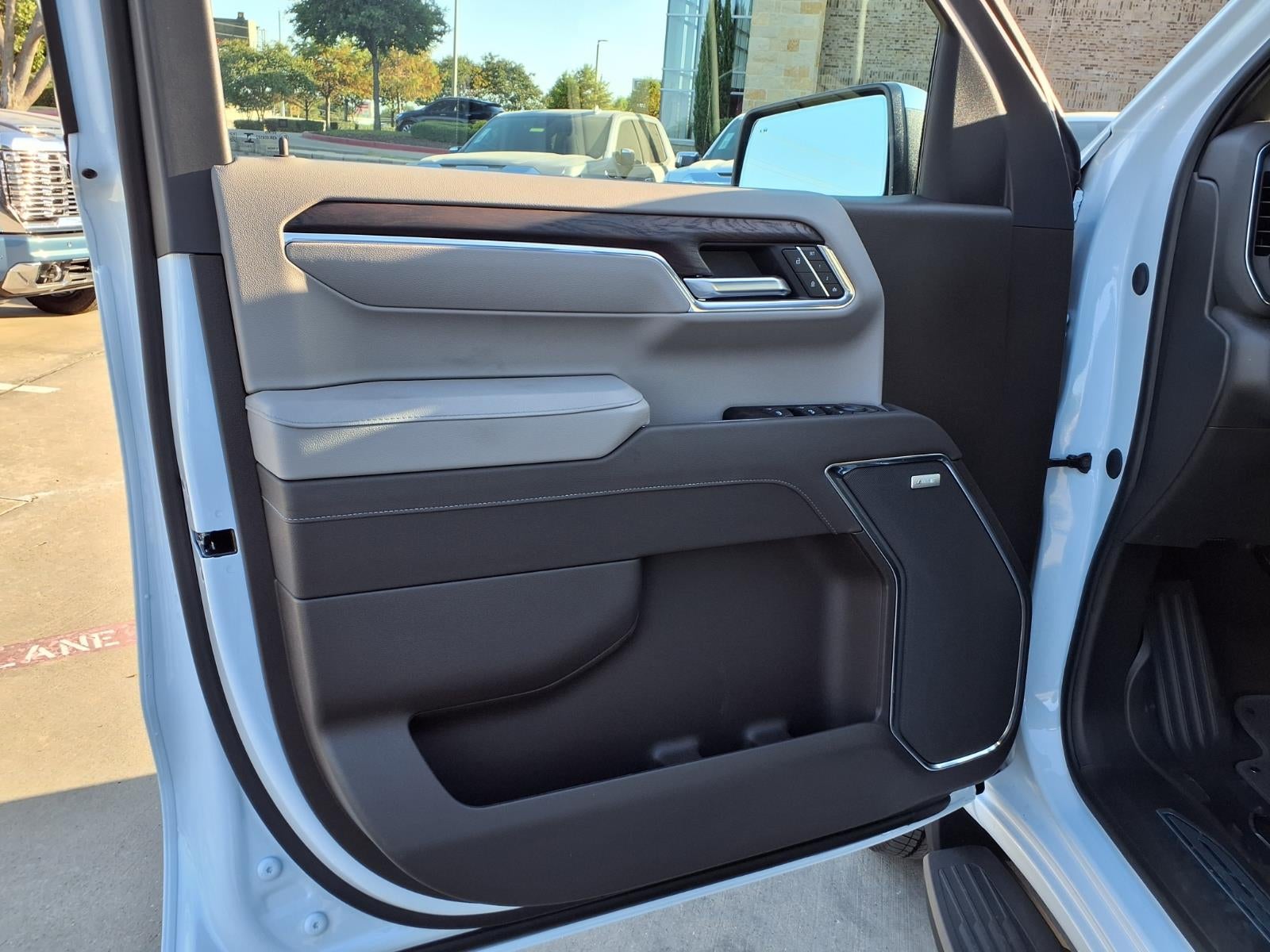 2026 GMC Sierra 1500 SLT Crew Cab Short Box RWD