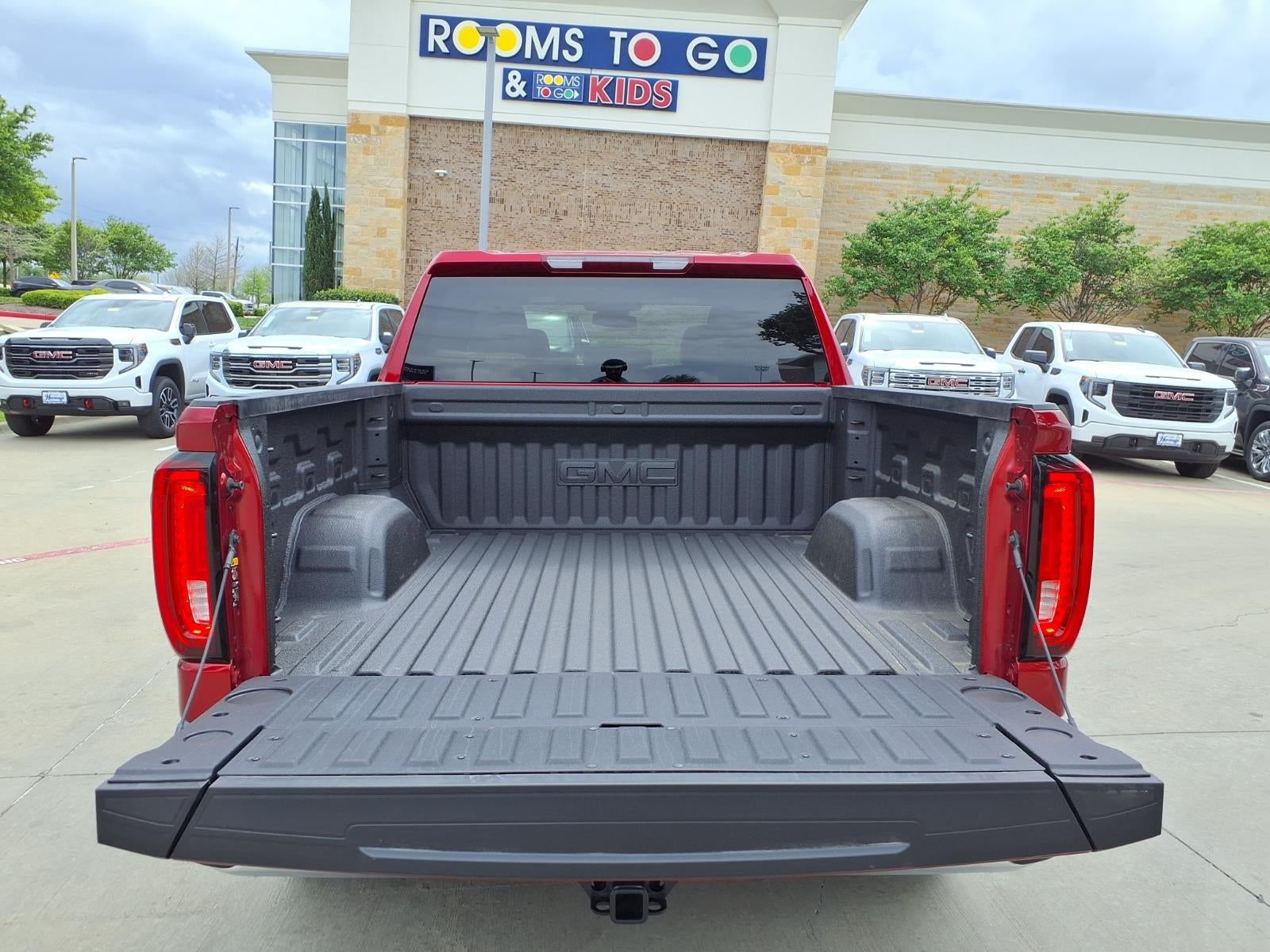 2026 GMC Sierra 1500 SLT Crew Cab Short Box RWD