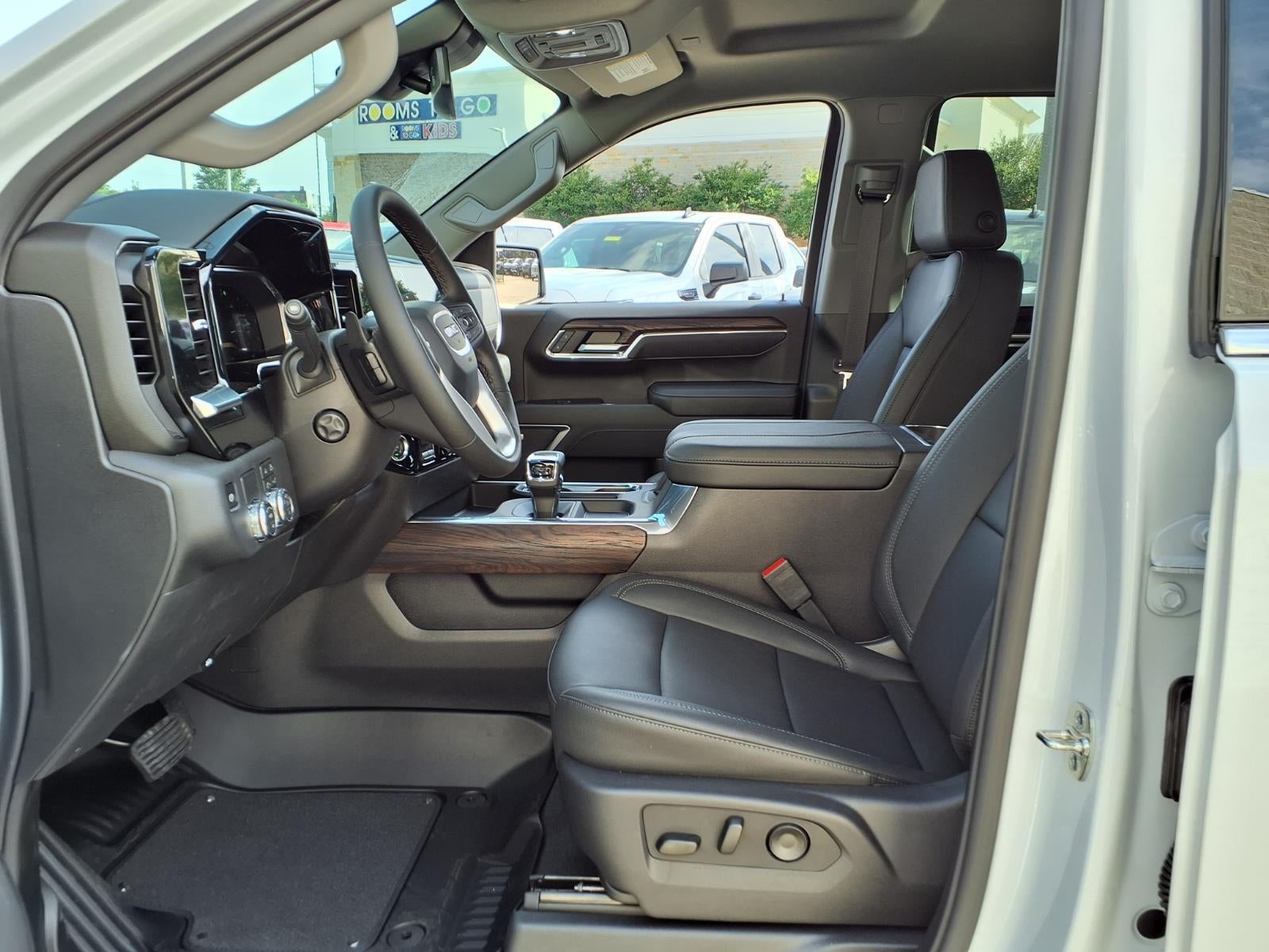 2026 GMC Sierra 1500 SLT Crew Cab Short Box RWD