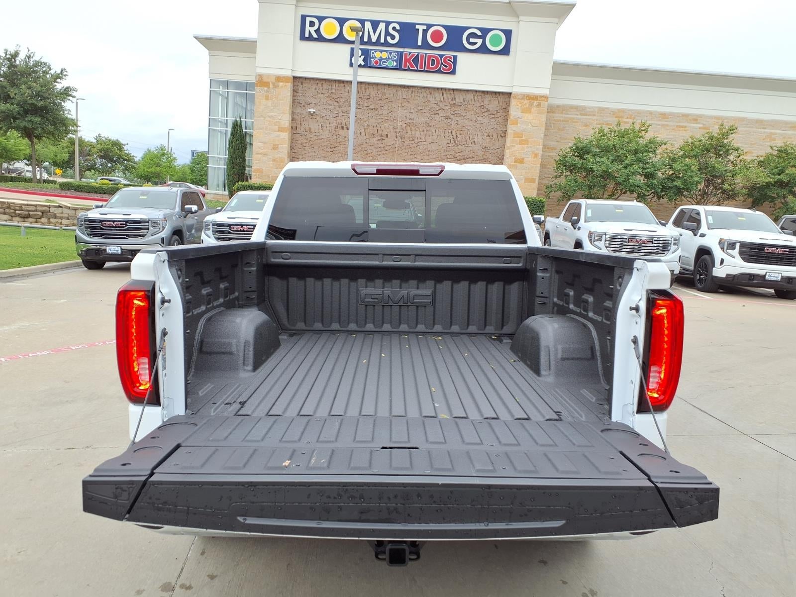 2026 GMC Sierra 1500 SLT Crew Cab Short Box RWD