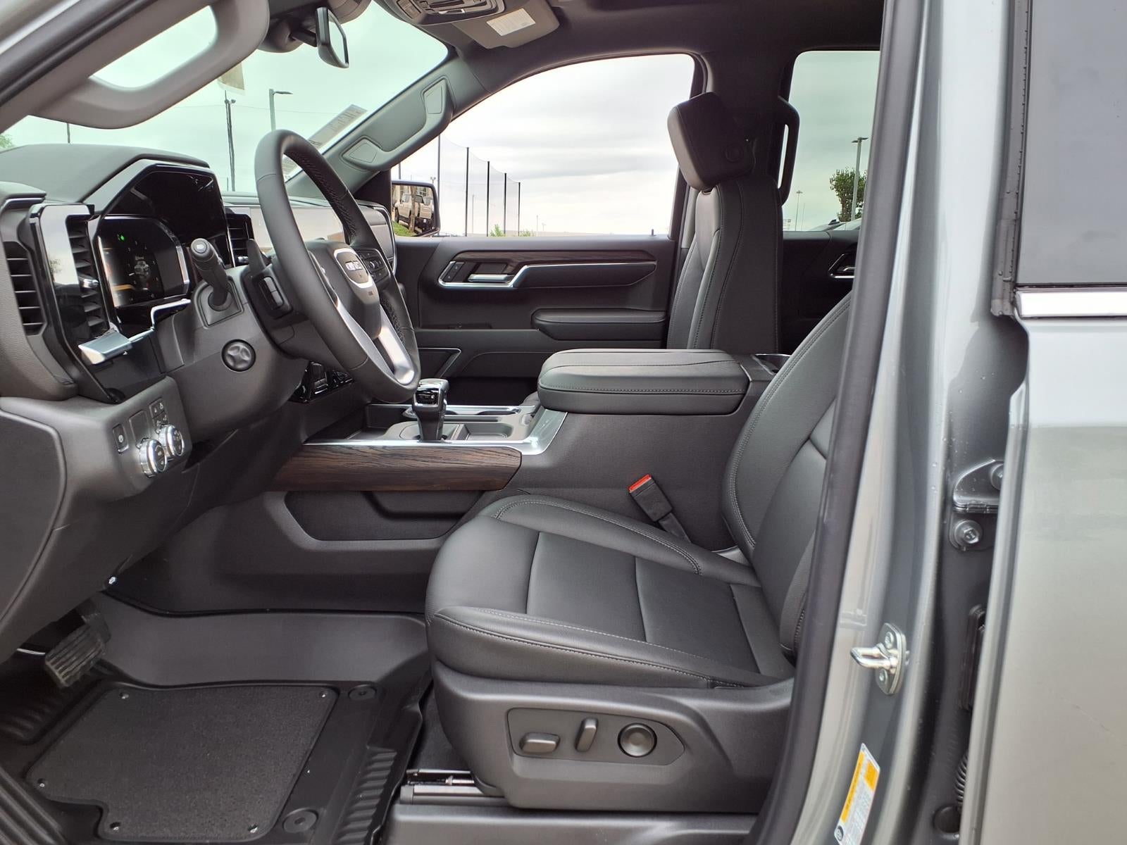 2026 GMC Sierra 1500 SLT Crew Cab Short Box RWD