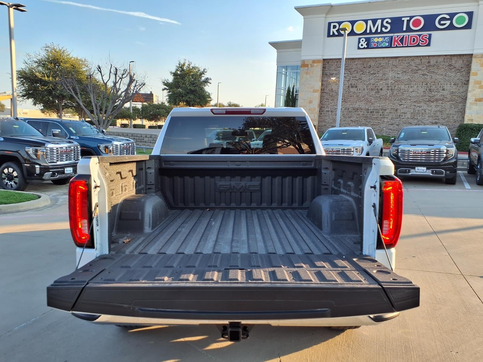 2026 GMC Sierra 1500 SLT - Photo 22