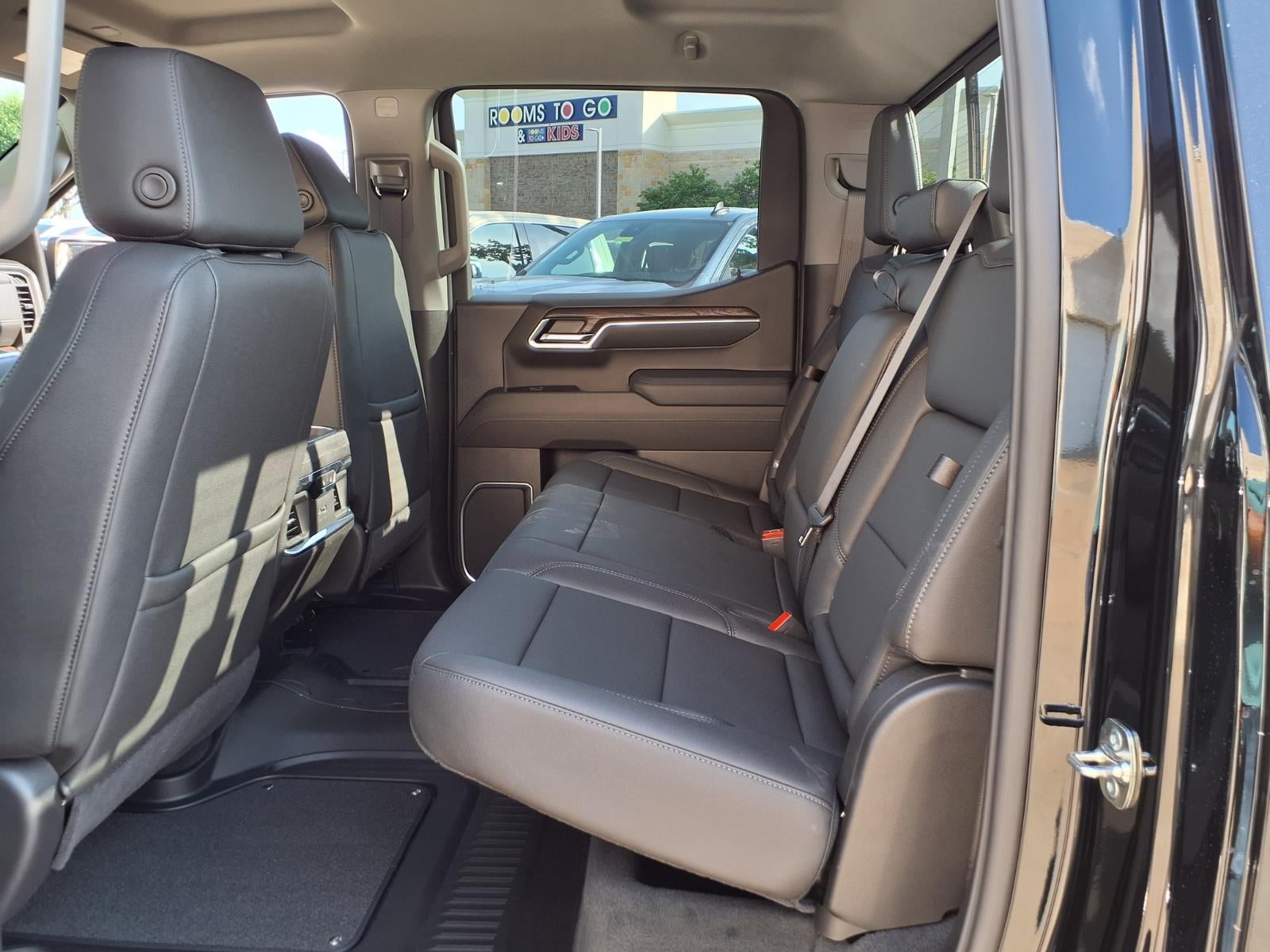 2026 GMC Sierra 1500 SLT Crew Cab Short Box RWD