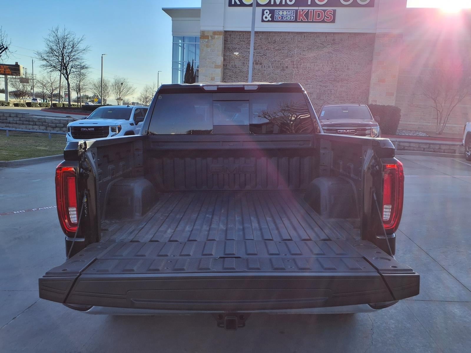 2026 GMC Sierra 1500 SLT Crew Cab Short Box 4WD