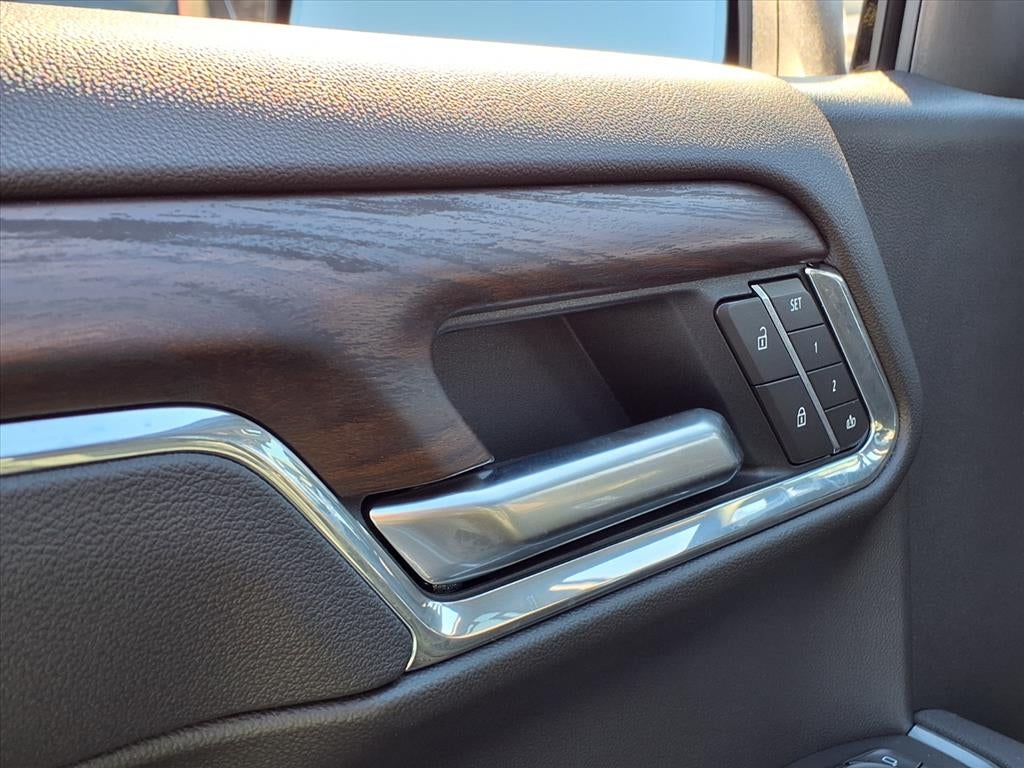 2026 GMC Sierra 1500 SLT Crew Cab Short Box 4WD