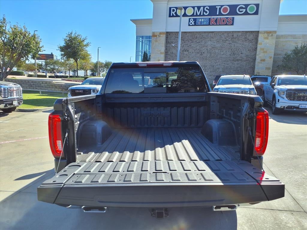 2026 GMC Sierra 1500 SLT Crew Cab Short Box 4WD