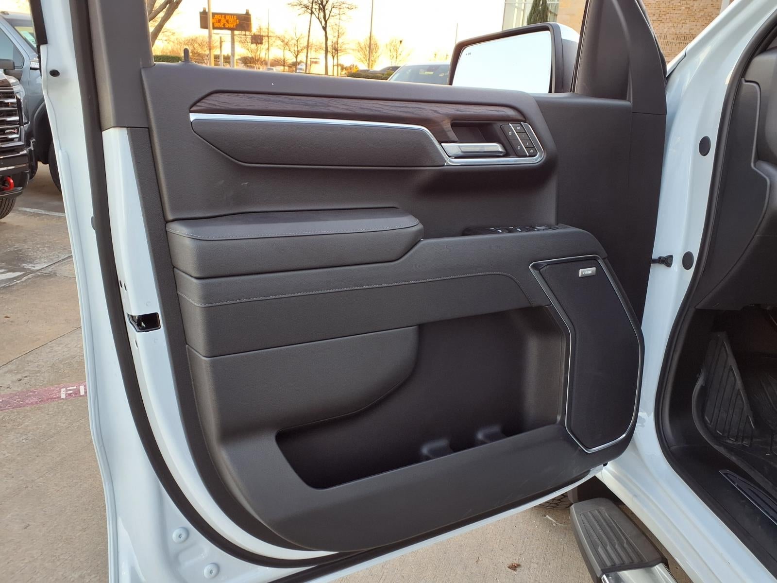 2026 GMC Sierra 1500 SLT Crew Cab Short Box 4WD