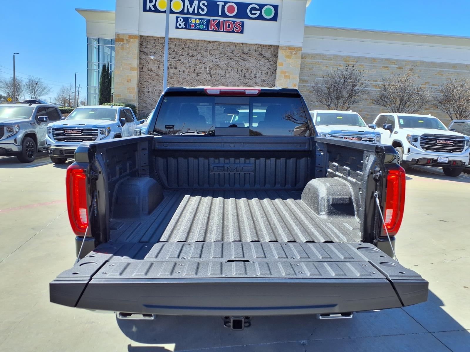 2026 GMC Sierra 1500 SLT Crew Cab Short Box 4WD