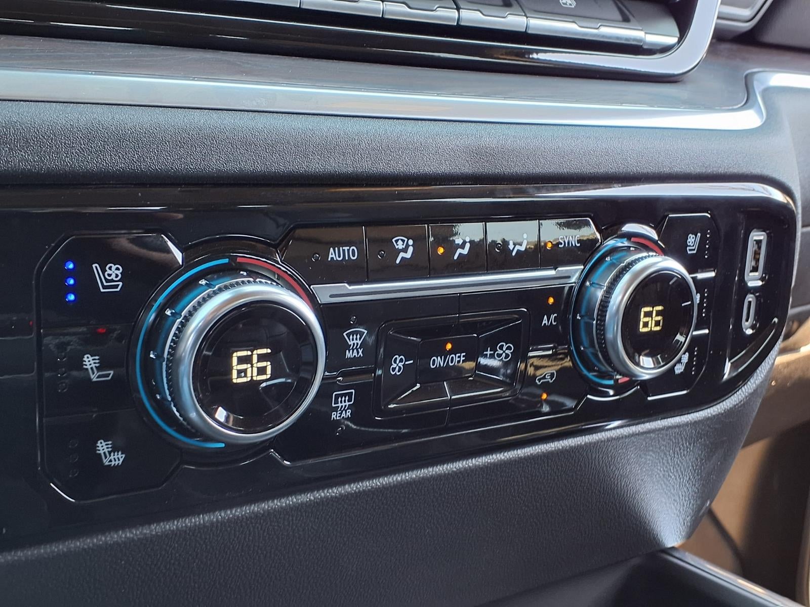 2026 GMC Sierra 1500 SLT Crew Cab Short Box 4WD