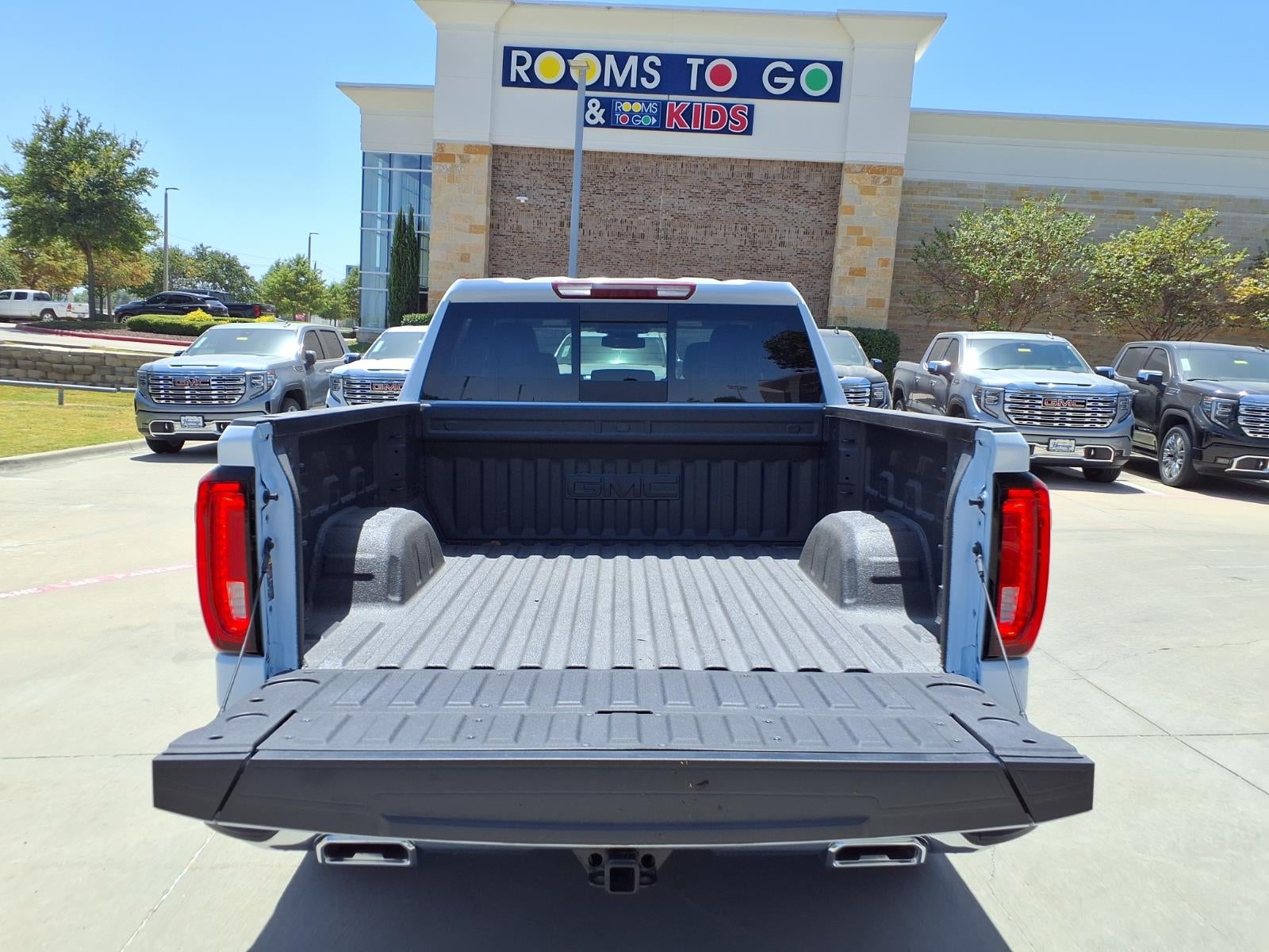 2026 GMC Sierra 1500 SLT Crew Cab Short Box 4WD