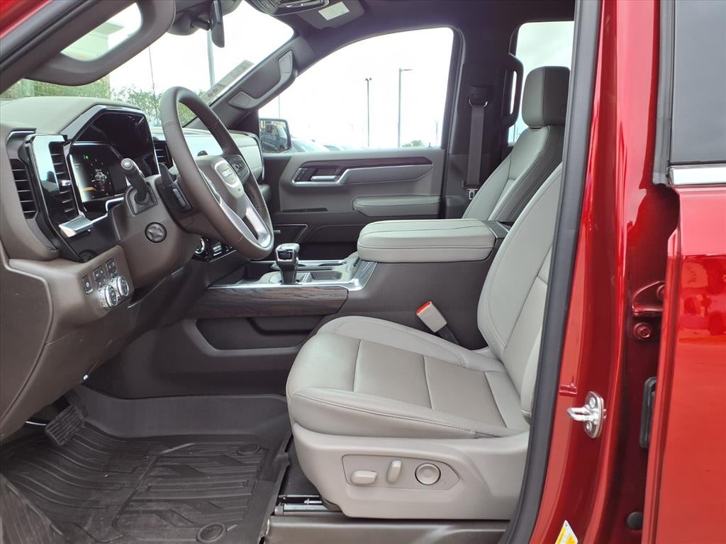 2026 GMC Sierra 1500 SLT Crew Cab Short Box 4WD