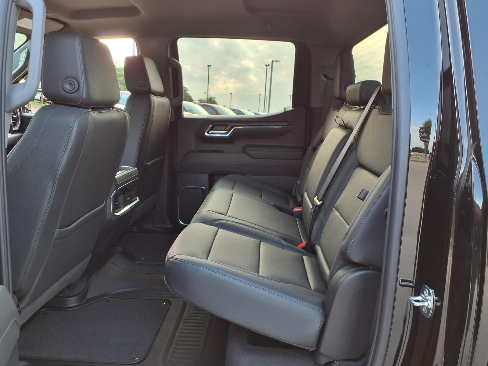 2026 GMC Sierra 1500 SLT Crew Cab Short Box 4WD