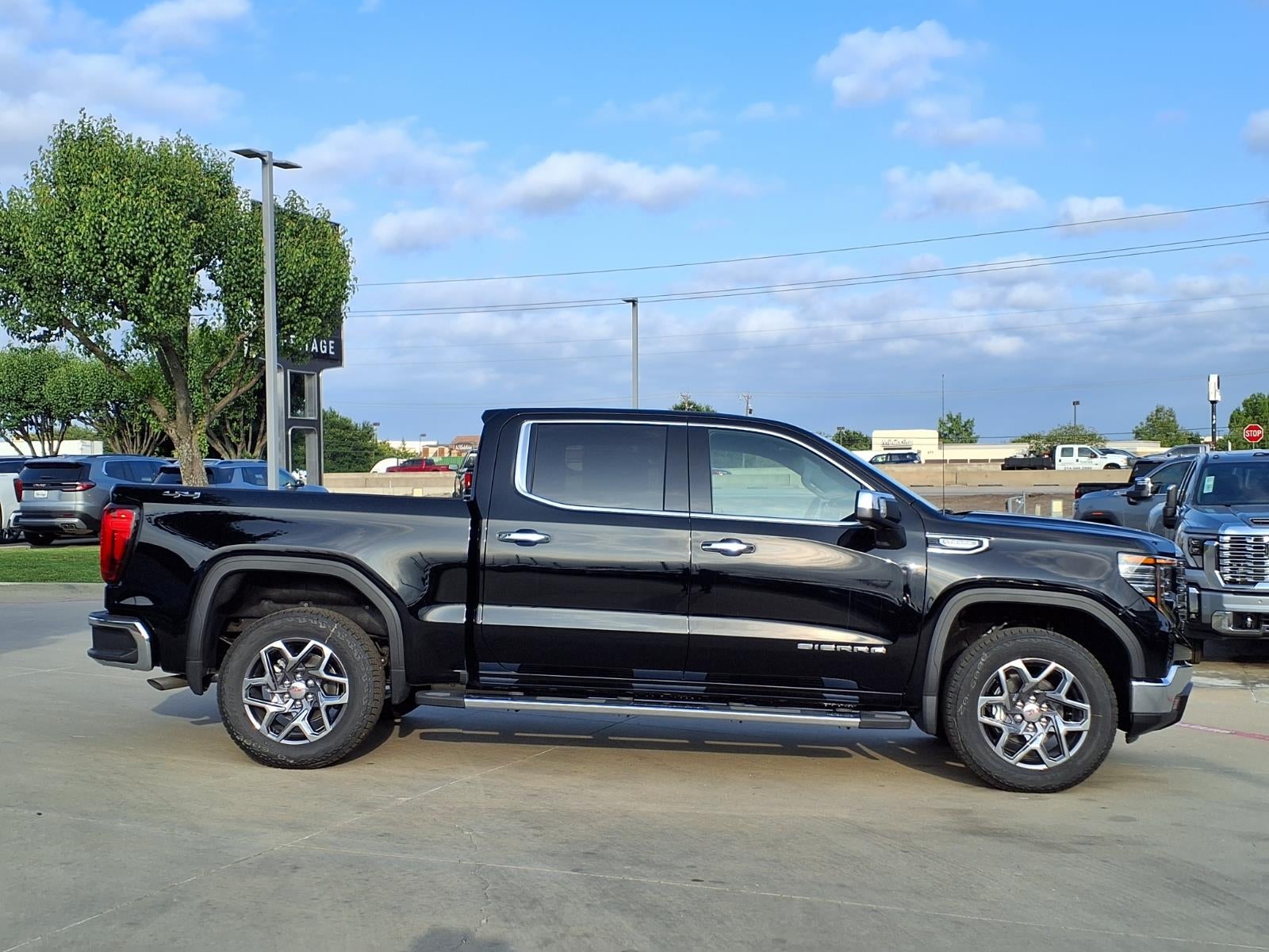 2026 GMC Sierra 1500 SLT Crew Cab Short Box 4WD
