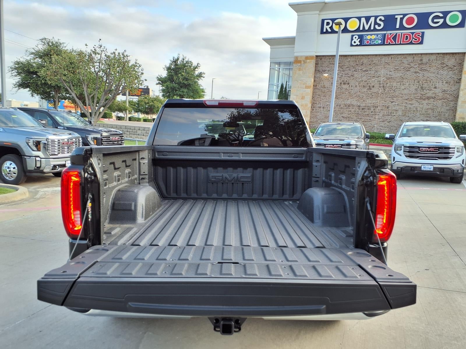 2026 GMC Sierra 1500 SLT Crew Cab Short Box 4WD