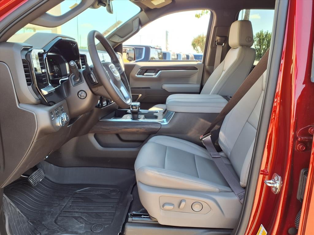 2026 GMC Sierra 1500 SLT Crew Cab Short Box 4WD