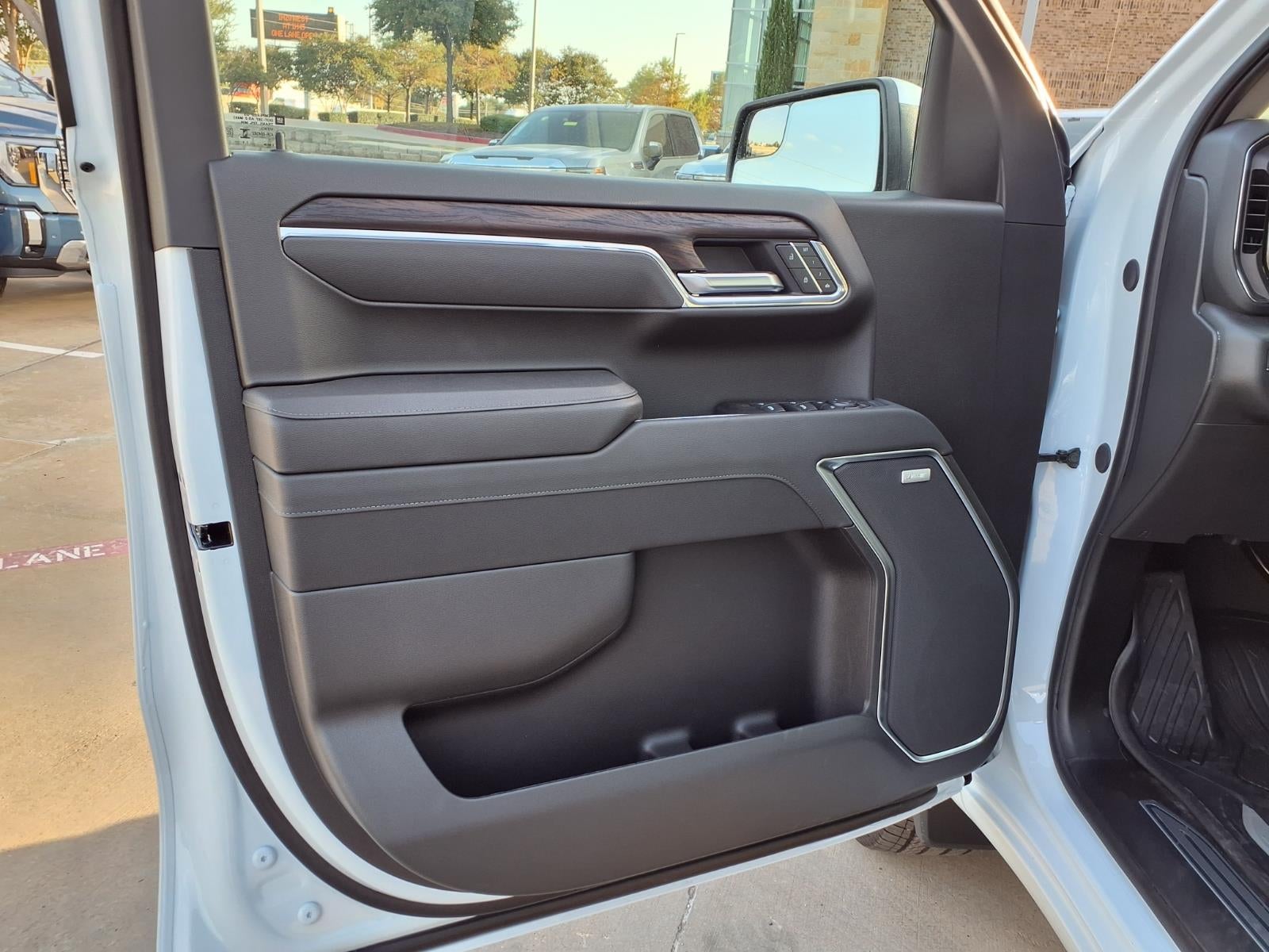 2026 GMC Sierra 1500 SLT Crew Cab Short Box 4WD