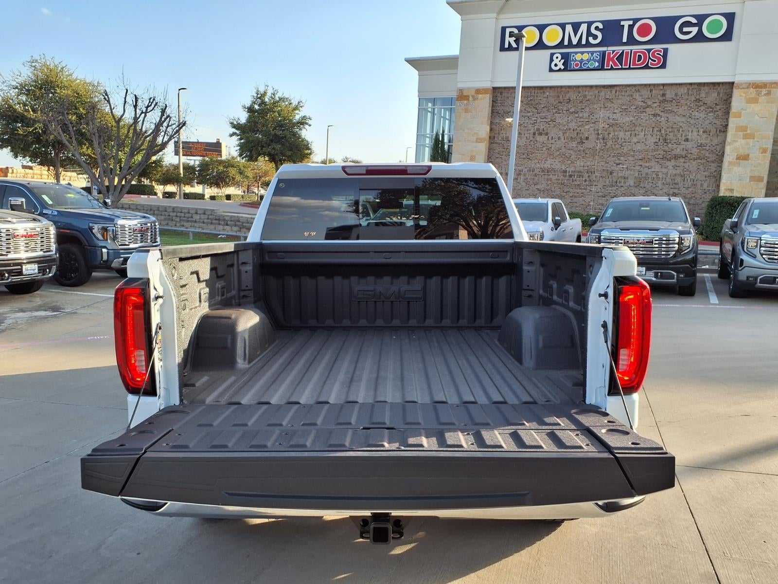2026 GMC Sierra 1500 SLT Crew Cab Short Box 4WD