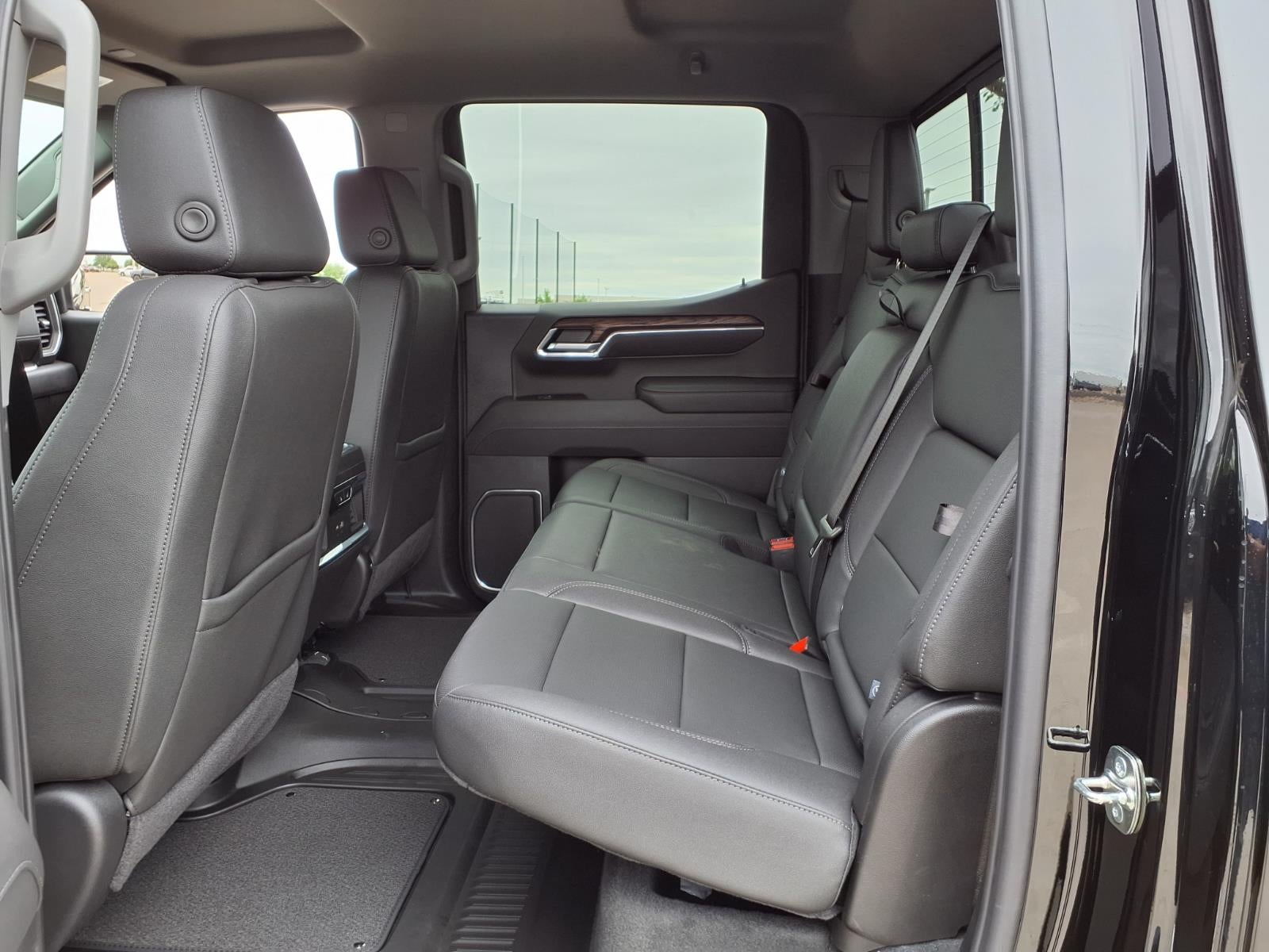 2026 GMC Sierra 1500 SLT Crew Cab Short Box 4WD