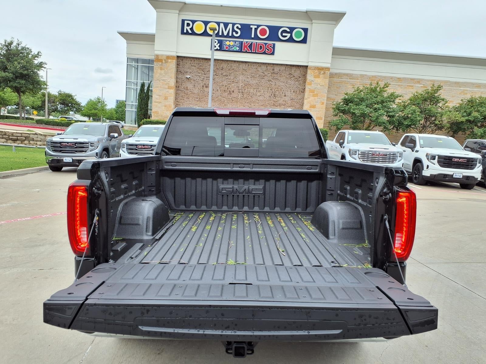 2026 GMC Sierra 1500 SLT Crew Cab Short Box 4WD