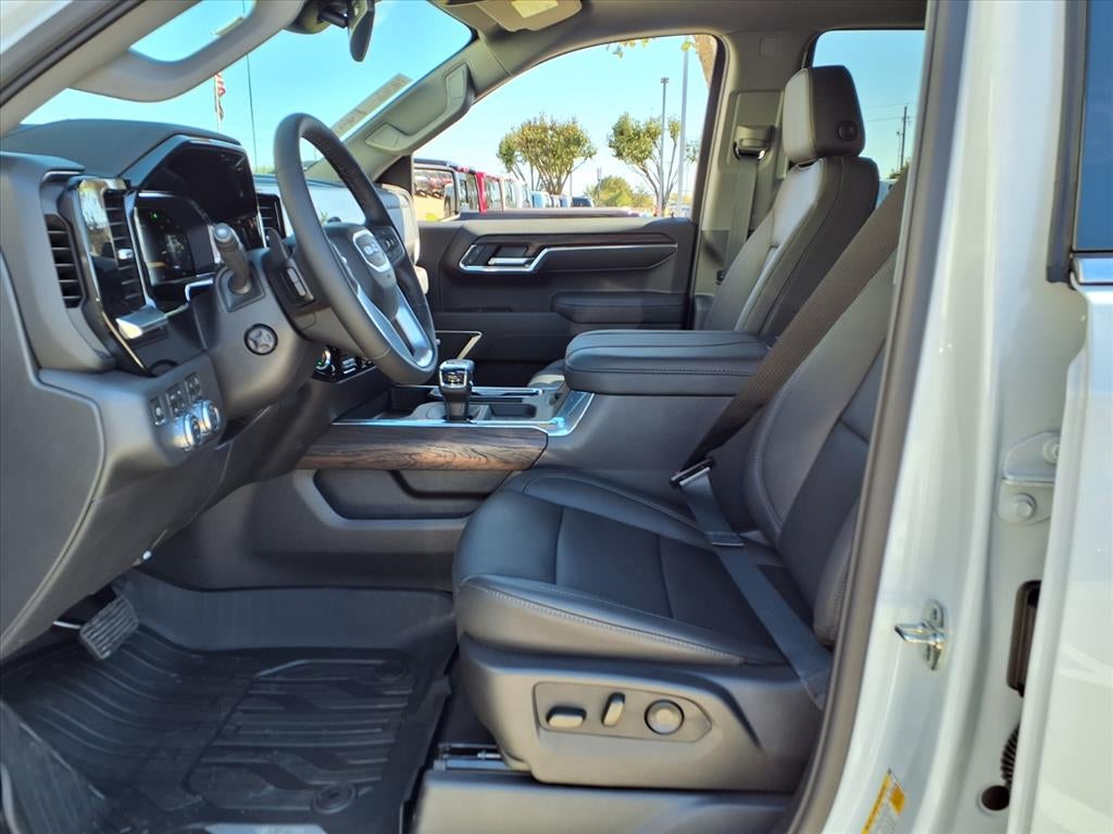 2026 GMC Sierra 1500 SLT Crew Cab Short Box 4WD