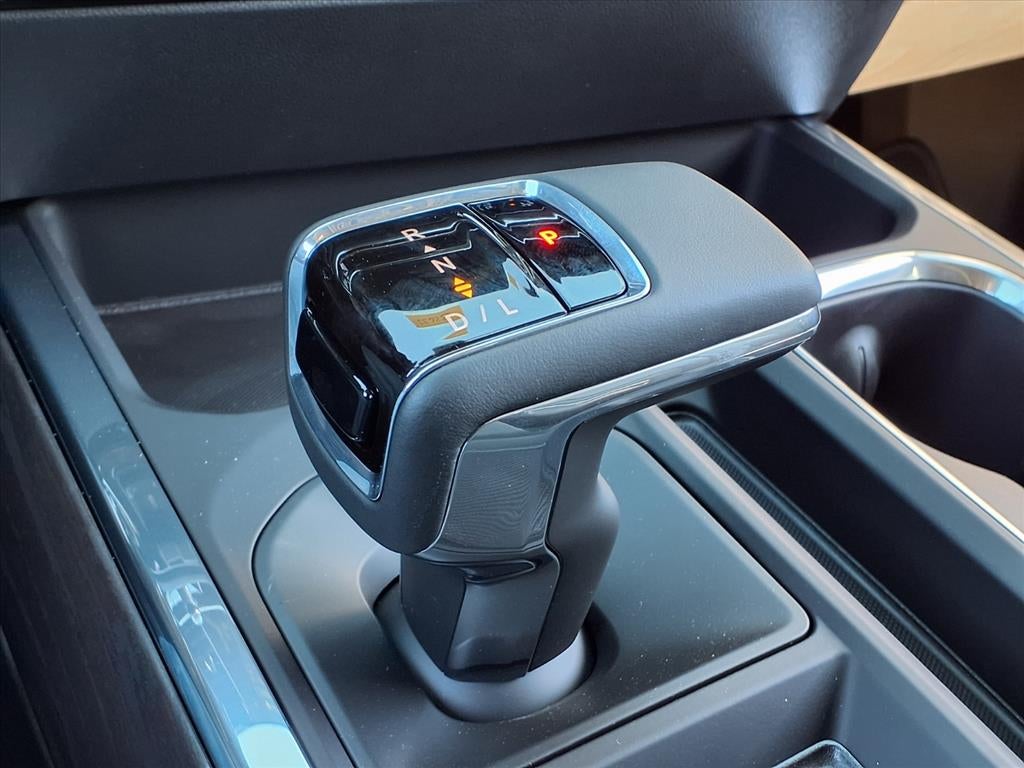 2026 GMC Sierra 1500 SLT Crew Cab Short Box 4WD