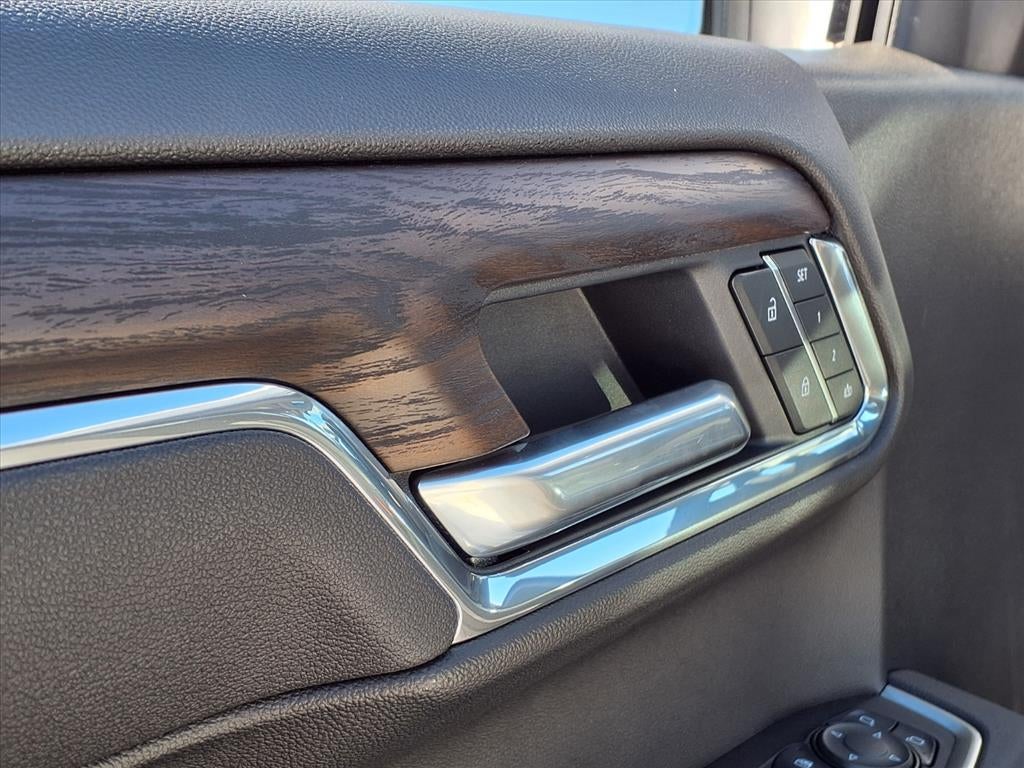 2026 GMC Sierra 1500 SLT Crew Cab Short Box 4WD