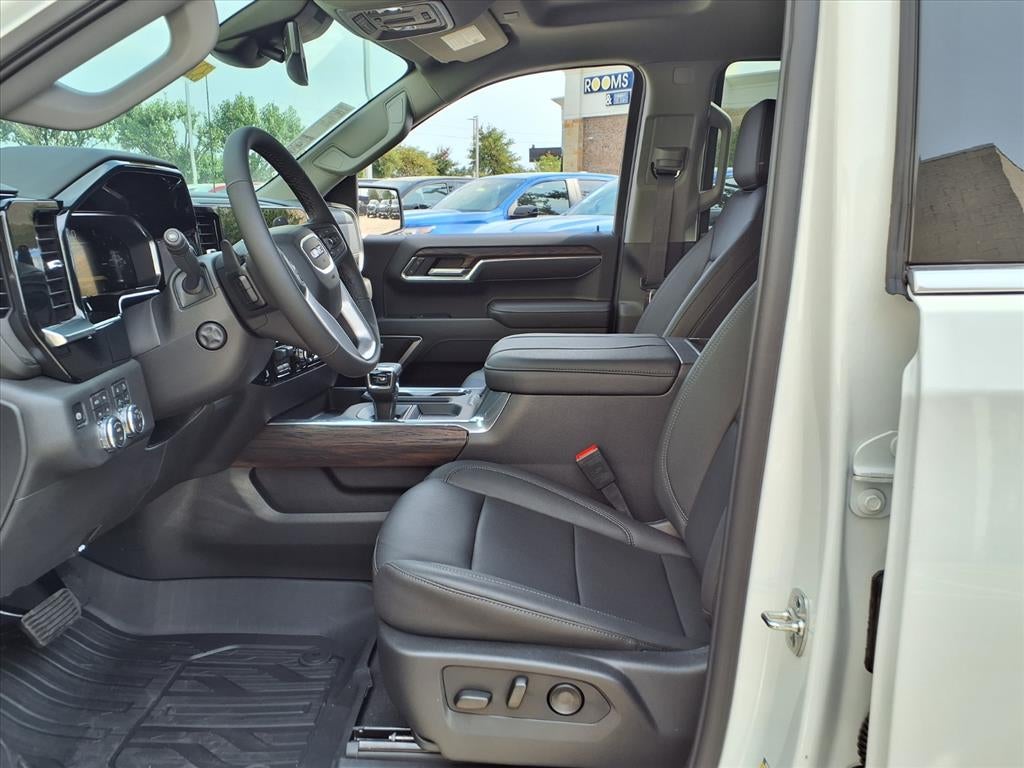 2026 GMC Sierra 1500 SLT Crew Cab Short Box 4WD