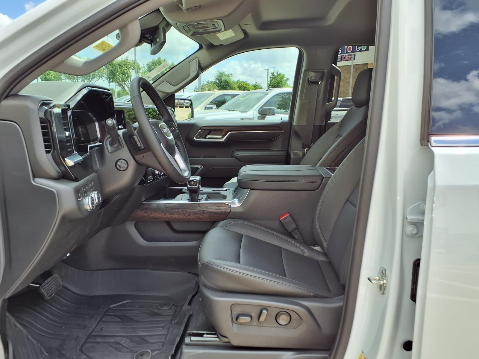 2026 GMC Sierra 1500 SLT Crew Cab Short Box 4WD