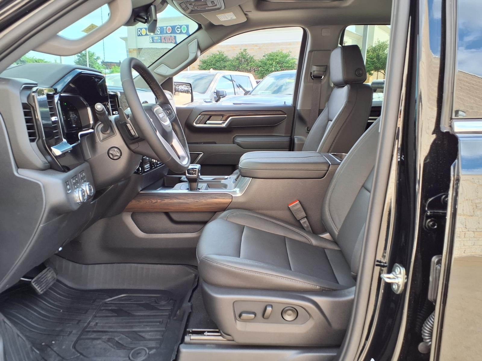 2026 GMC Sierra 1500 SLT Crew Cab Short Box 4WD