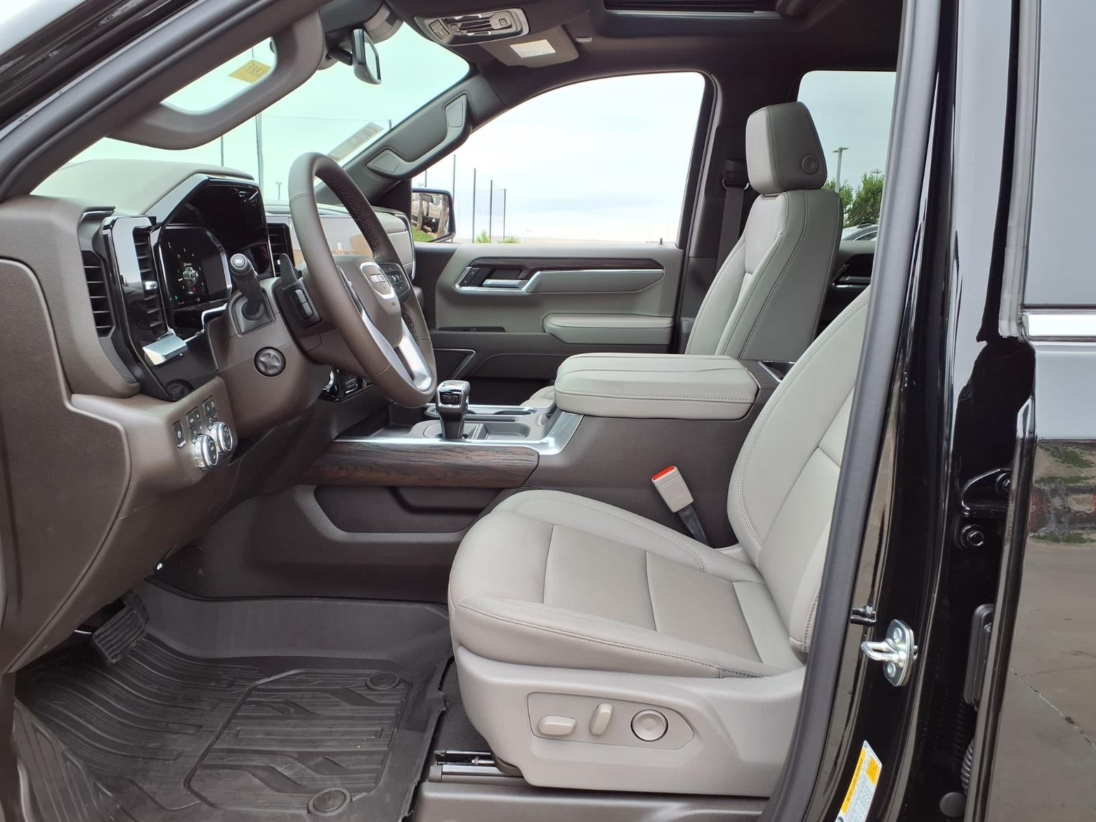 2026 GMC Sierra 1500 SLT Crew Cab Short Box 4WD