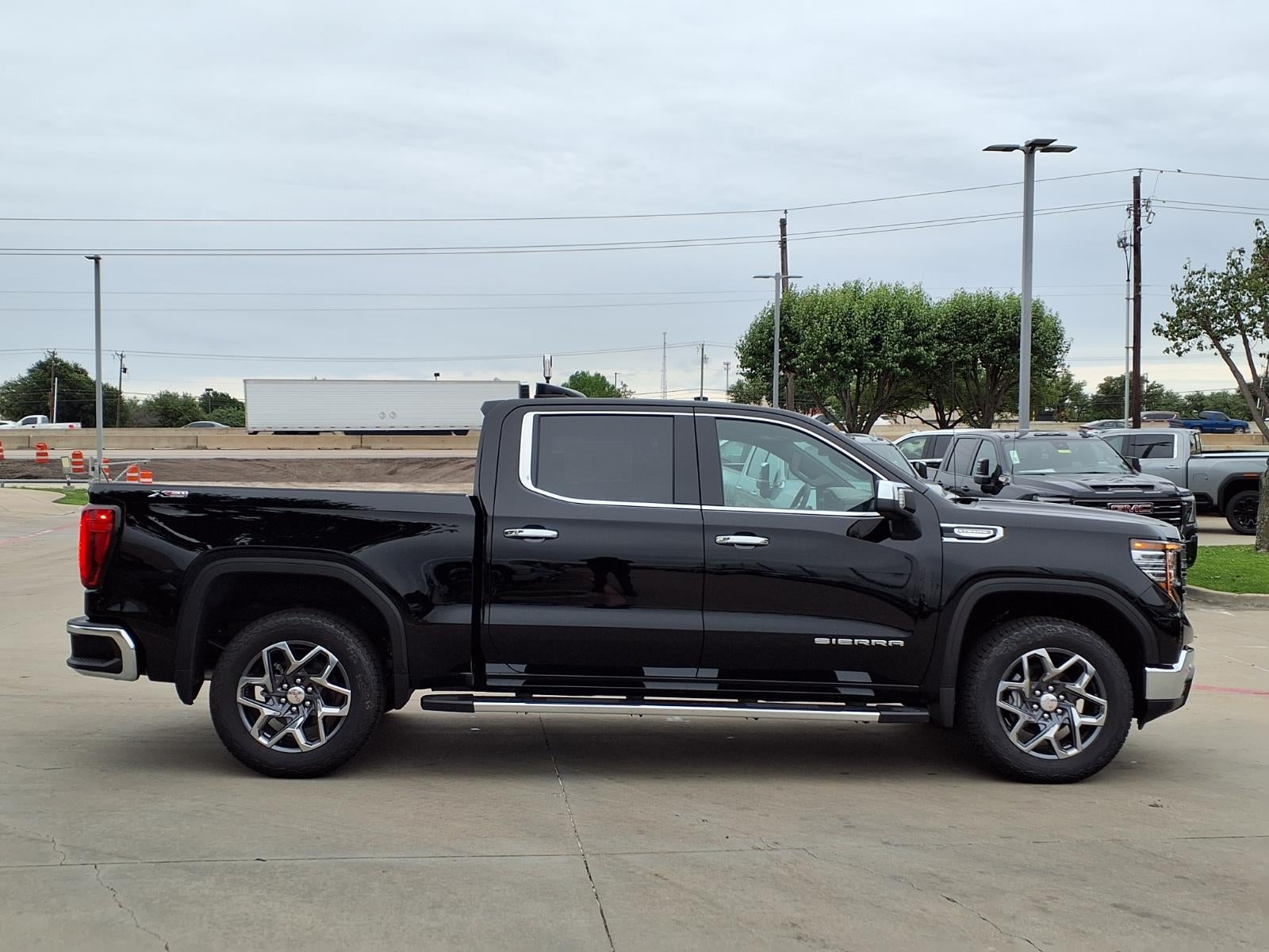 2026 GMC Sierra 1500 SLT Crew Cab Short Box 4WD