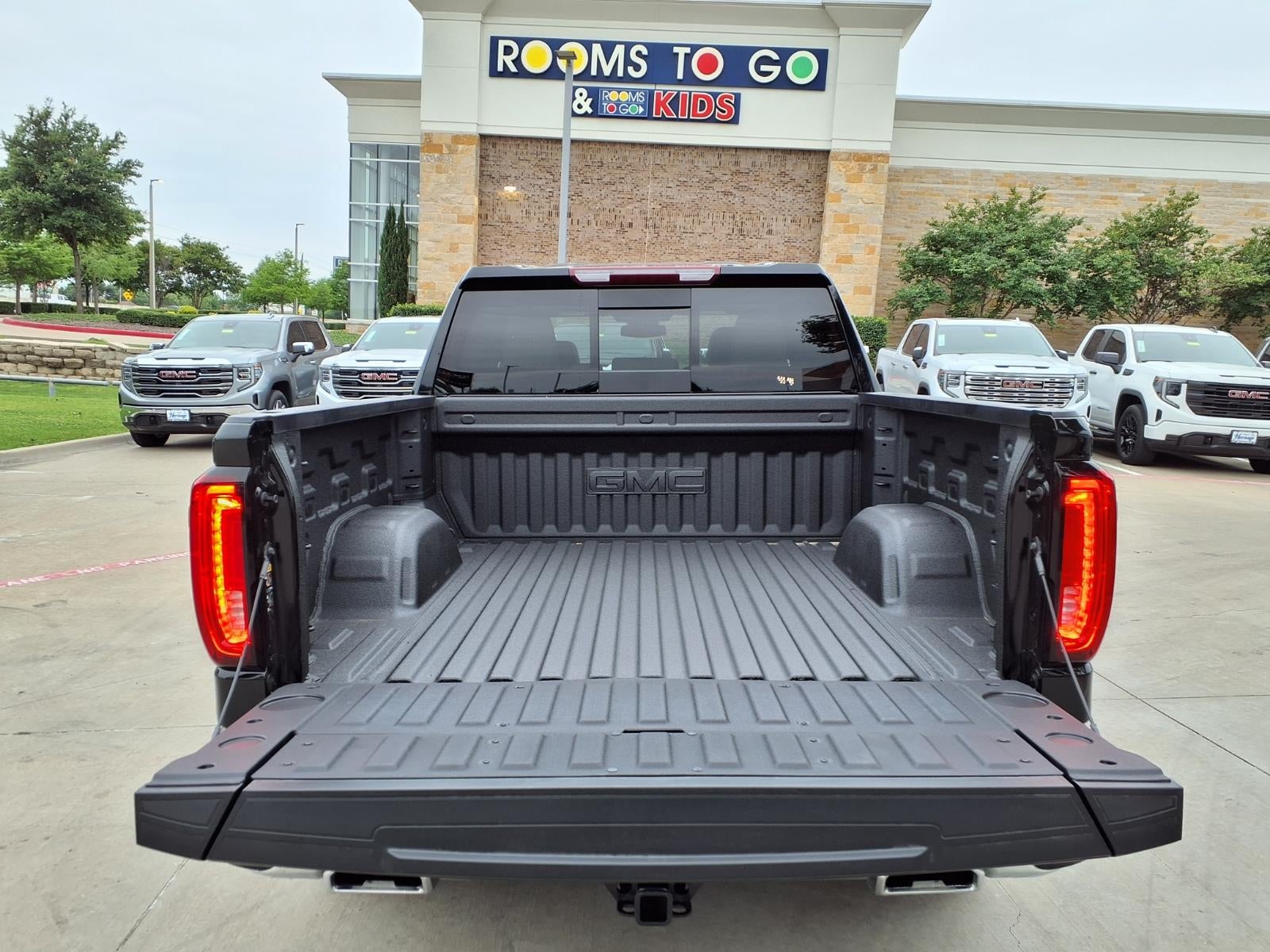 2026 GMC Sierra 1500 SLT Crew Cab Short Box 4WD