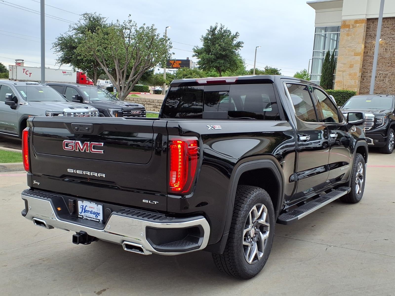 2026 GMC Sierra 1500 SLT Crew Cab Short Box 4WD