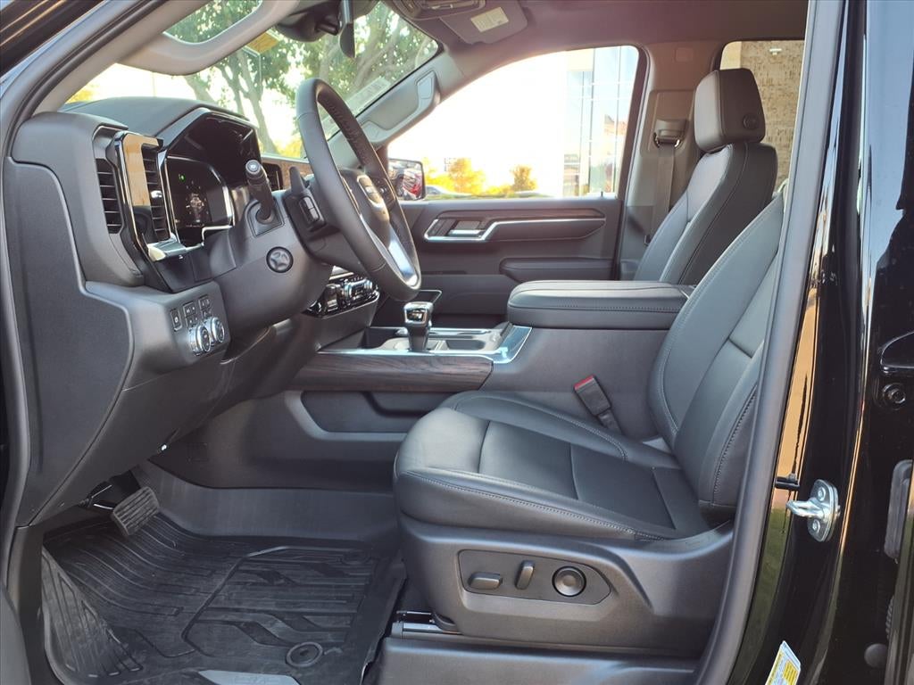 2026 GMC Sierra 1500 SLT Crew Cab Short Box 4WD