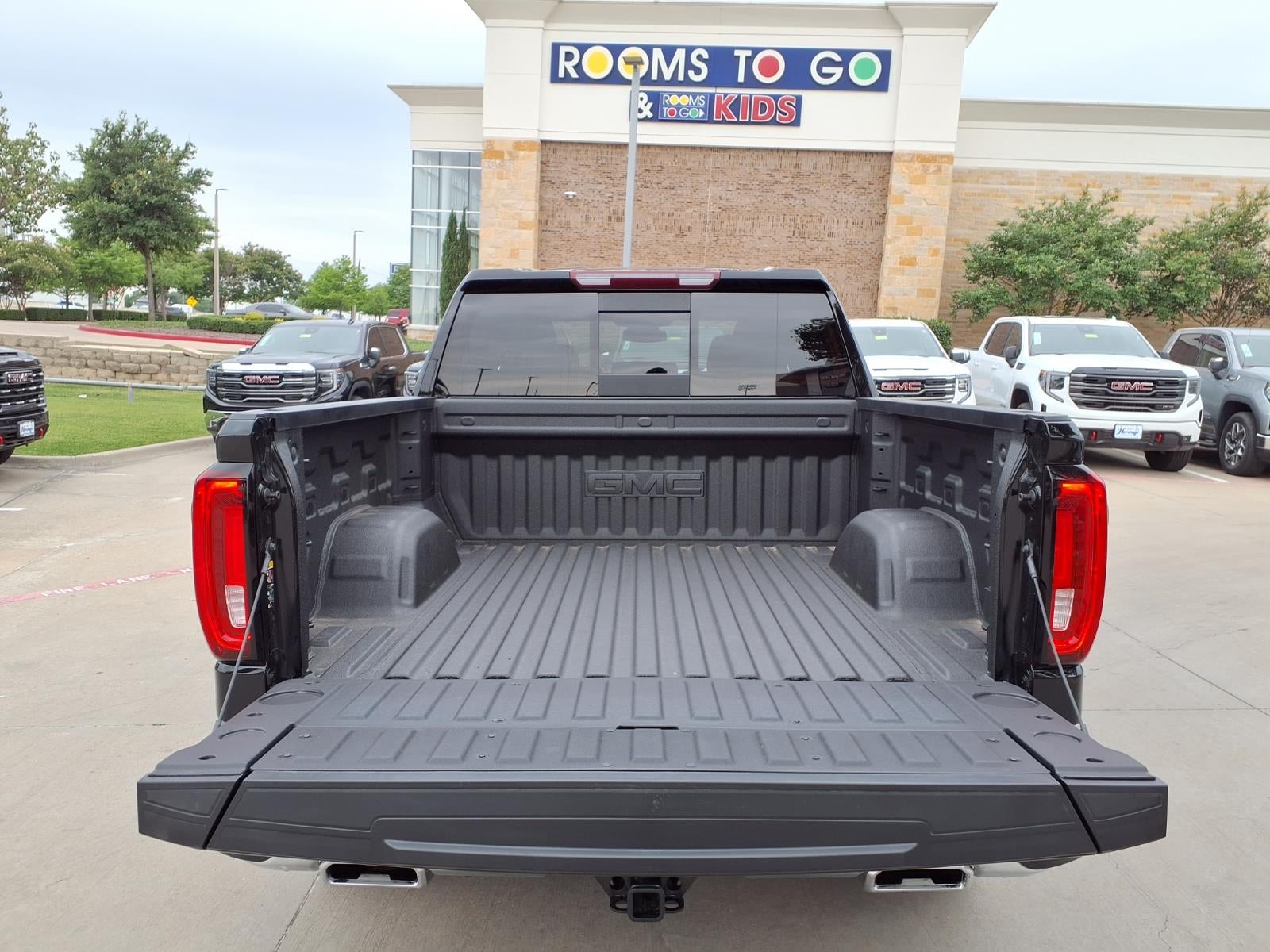 2026 GMC Sierra 1500 SLT Crew Cab Short Box 4WD