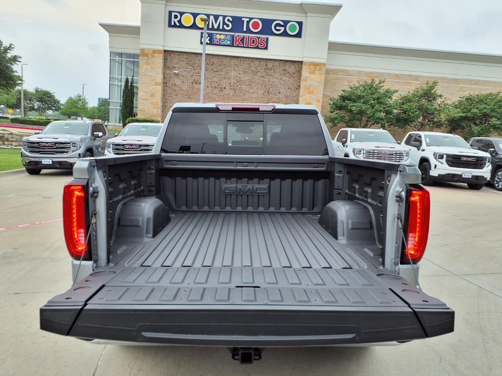 2026 GMC Sierra 1500 SLT Crew Cab Short Box 4WD