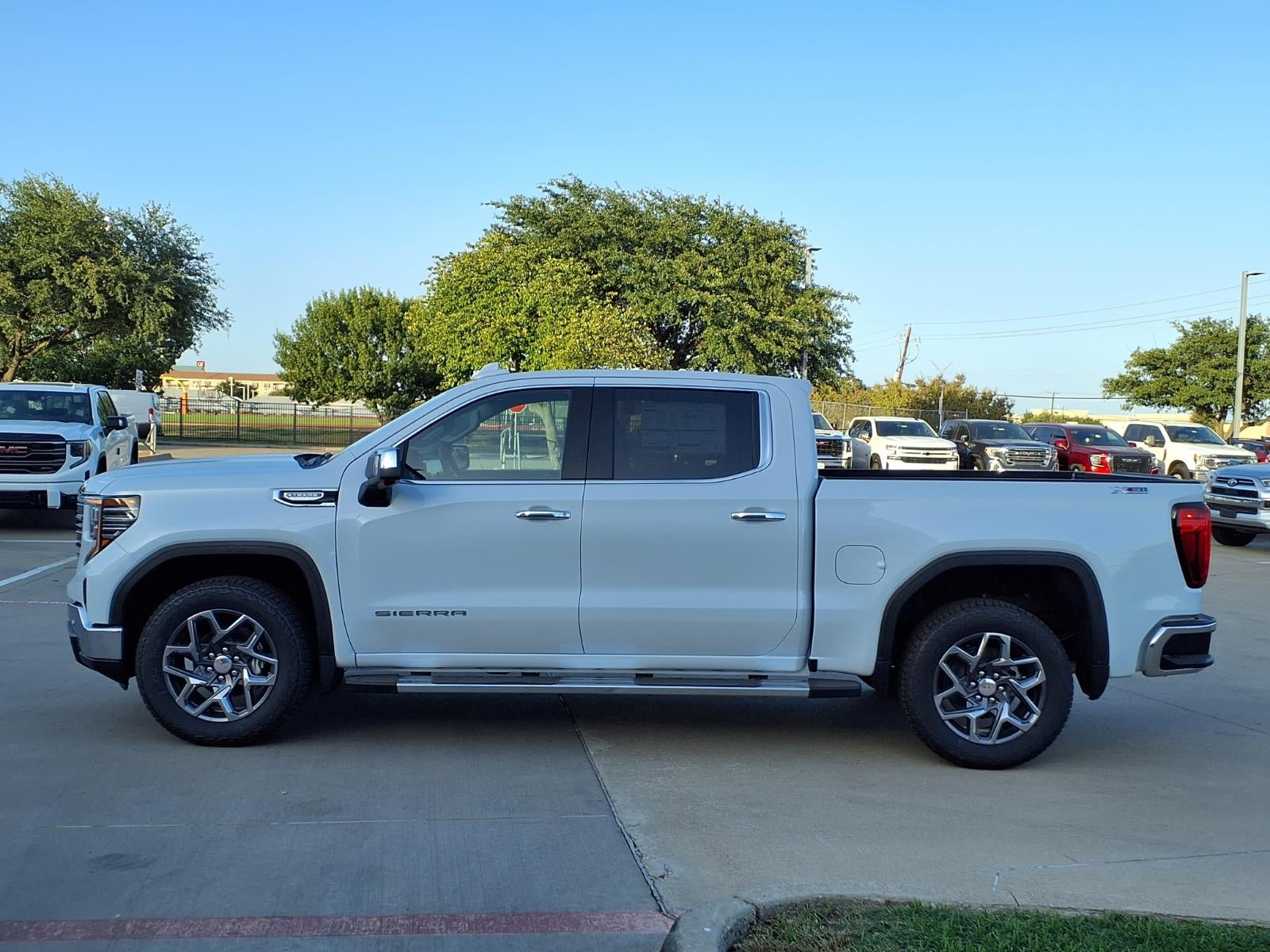 2026 GMC Sierra 1500 SLT Crew Cab Short Box 4WD
