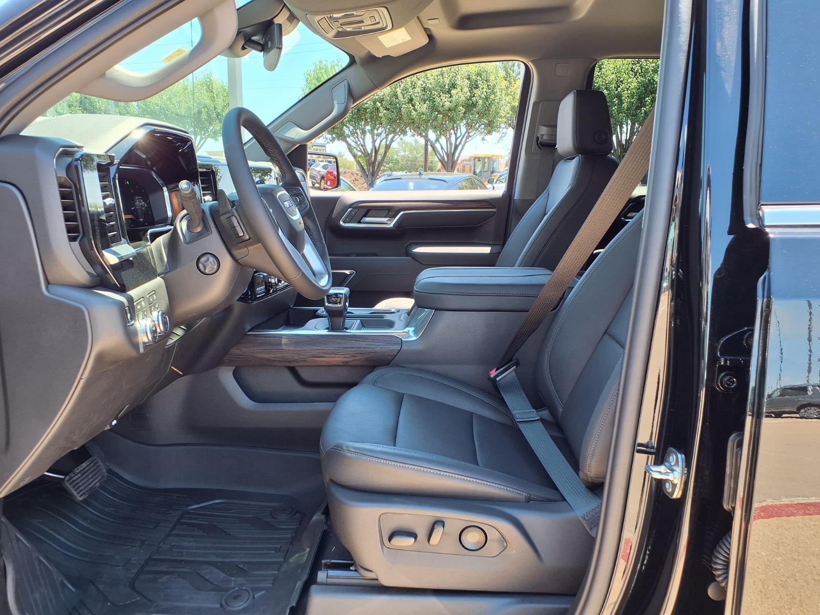 2026 GMC Sierra 1500 SLT Crew Cab Short Box 4WD