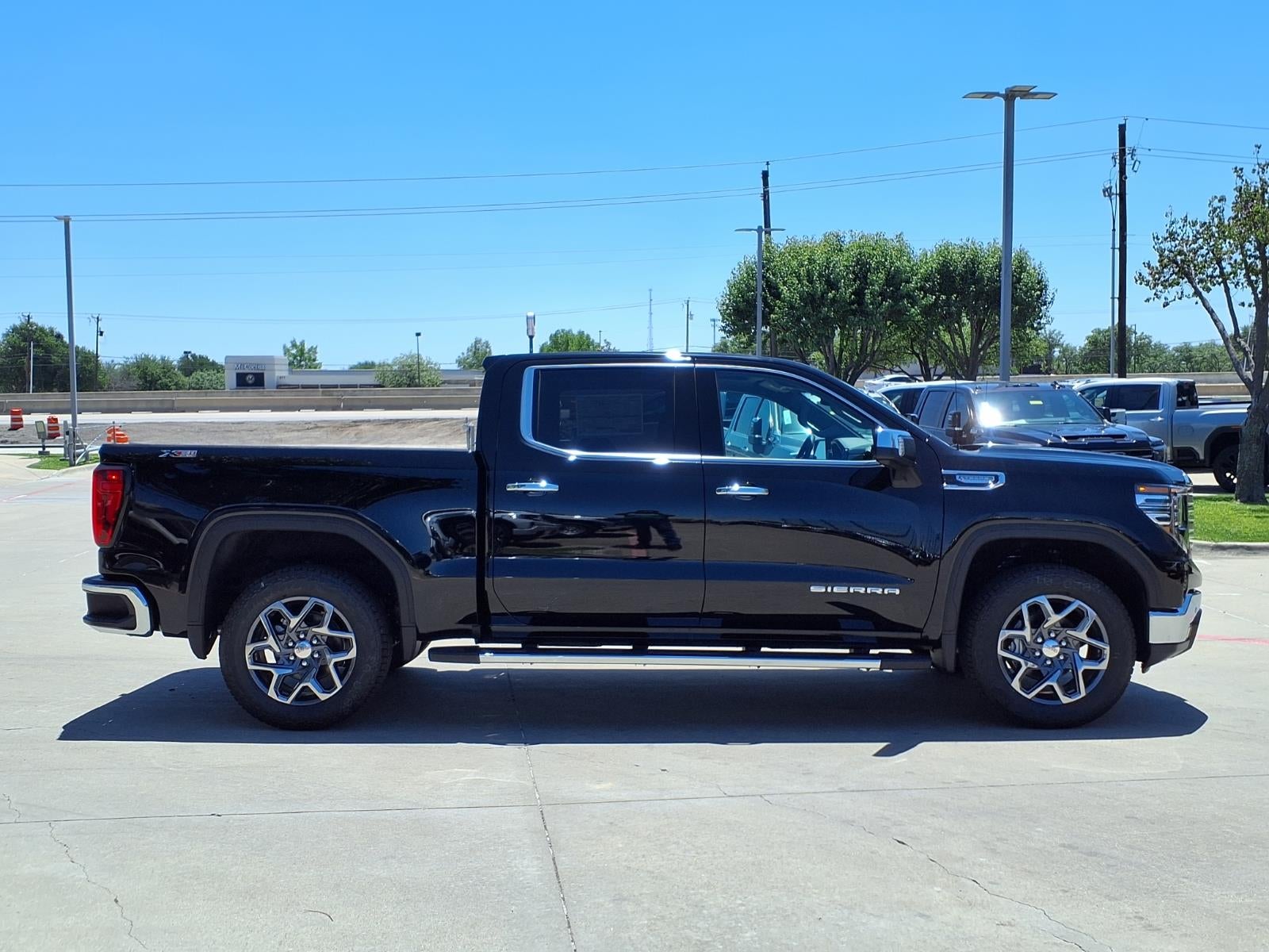 2026 GMC Sierra 1500 SLT Crew Cab Short Box 4WD