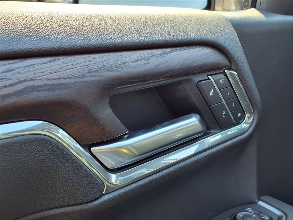 2026 GMC Sierra 1500 SLT Crew Cab Short Box 4WD