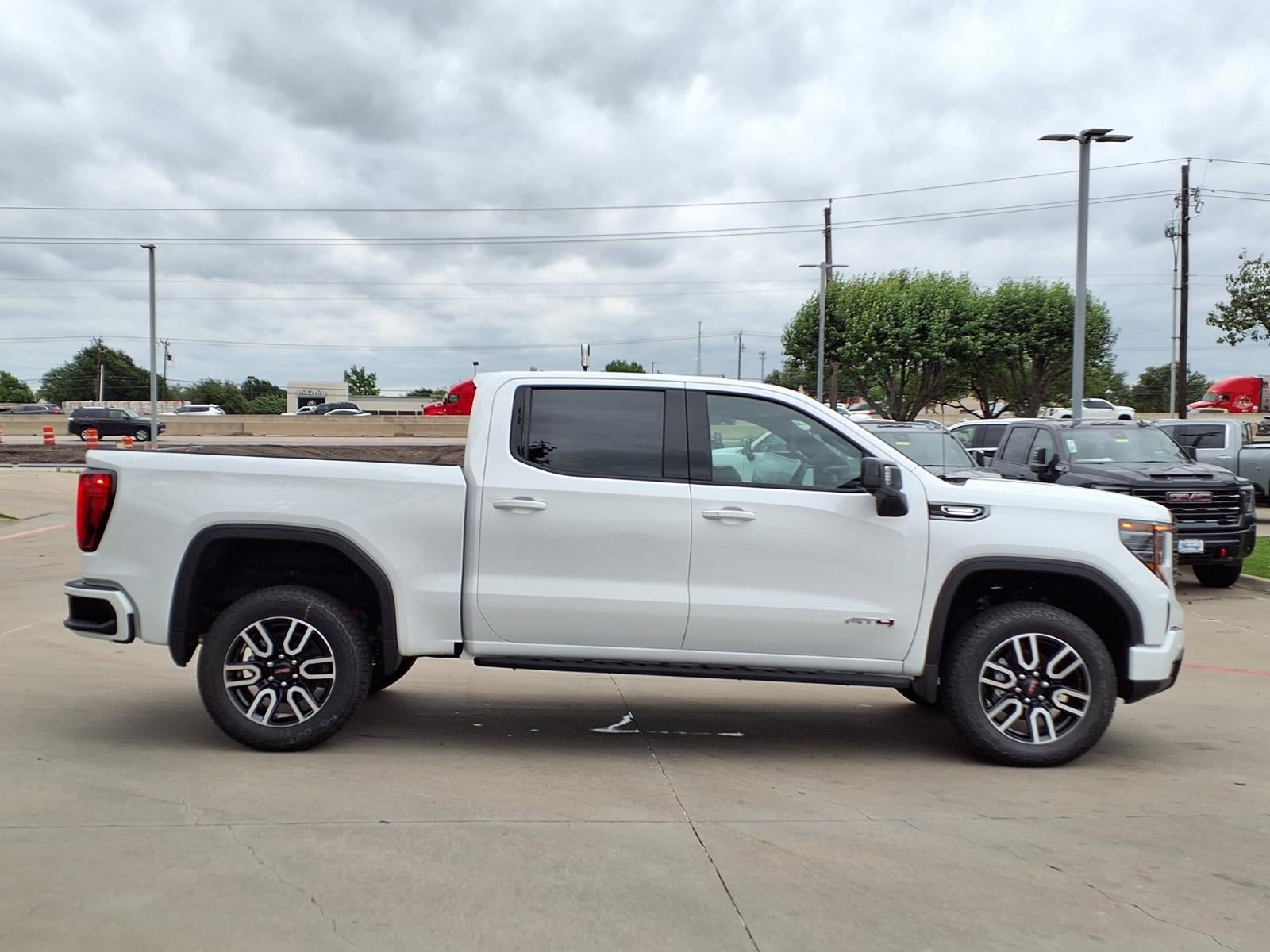 2026 GMC Sierra 1500 AT4 Crew Cab Short Box 4WD