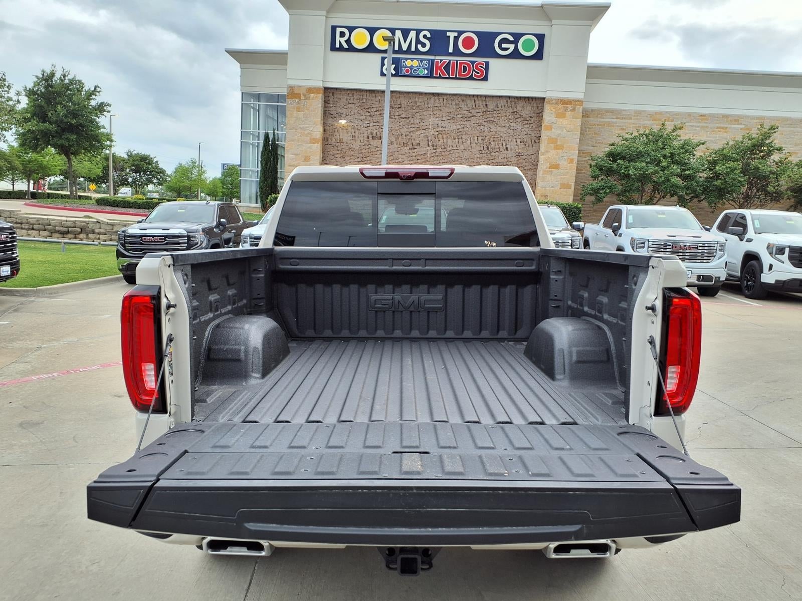 2026 GMC Sierra 1500 AT4 Crew Cab Short Box 4WD