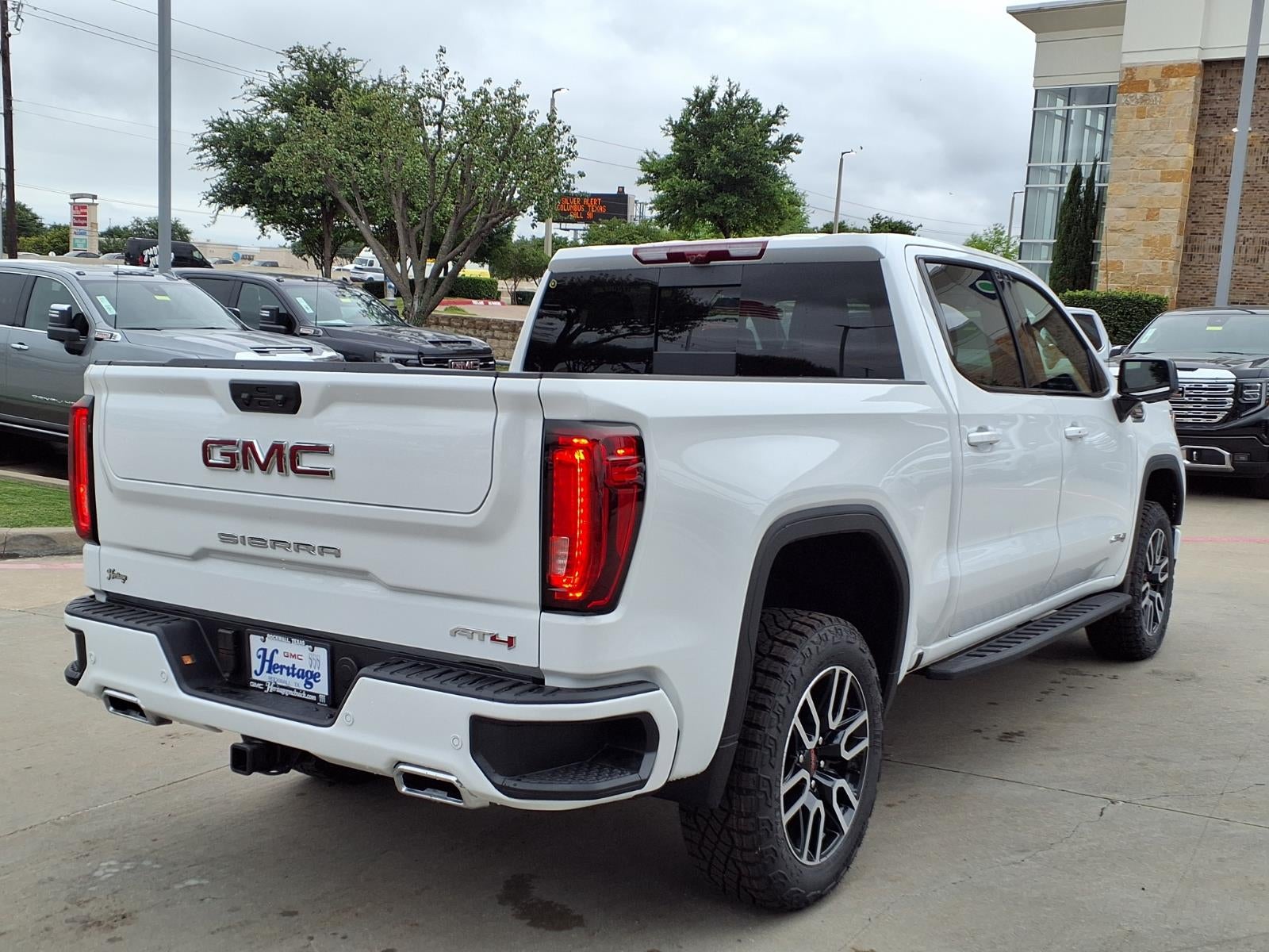 2026 GMC Sierra 1500 AT4 Crew Cab Short Box 4WD