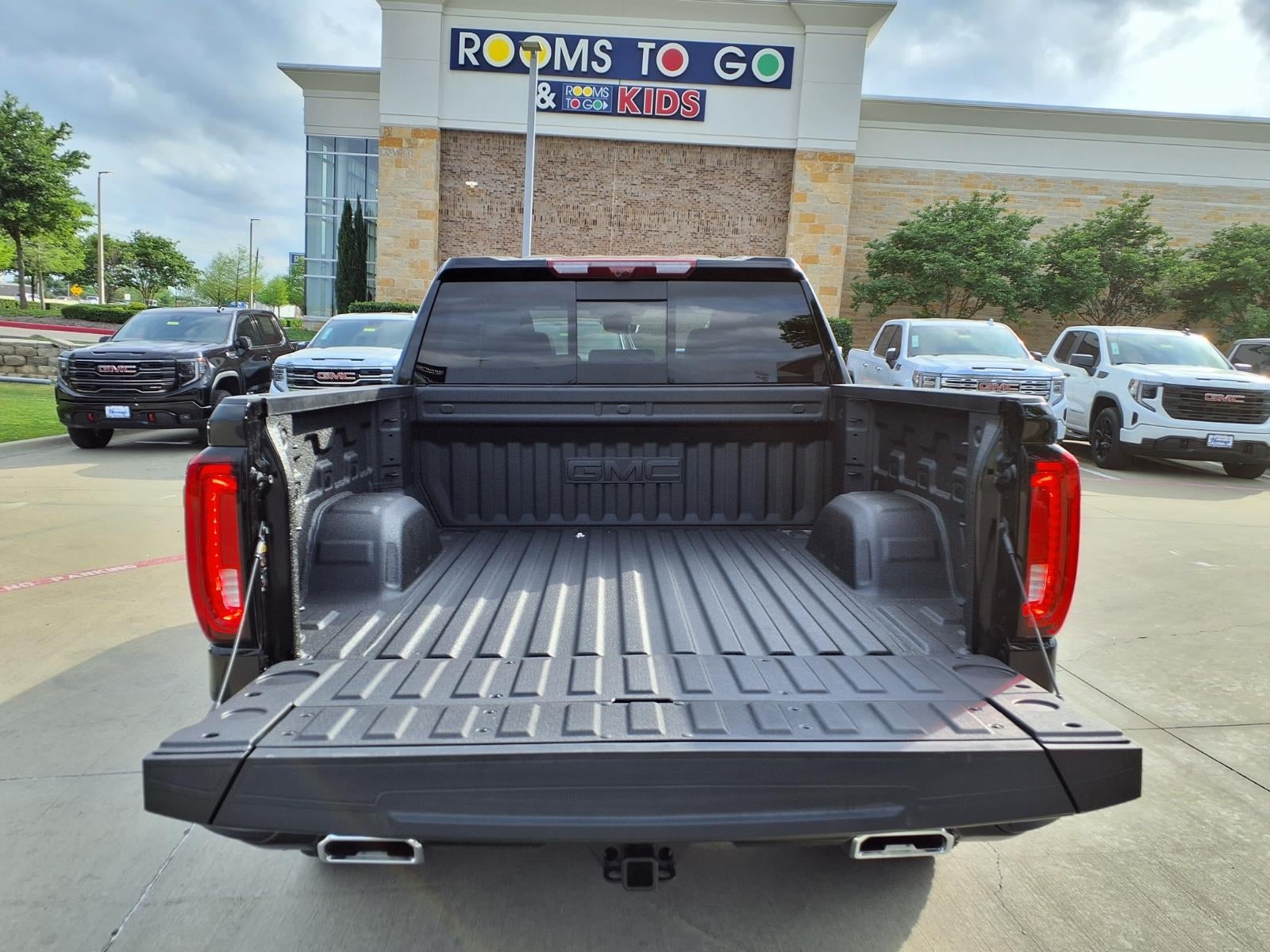 2026 GMC Sierra 1500 AT4 Crew Cab Short Box 4WD