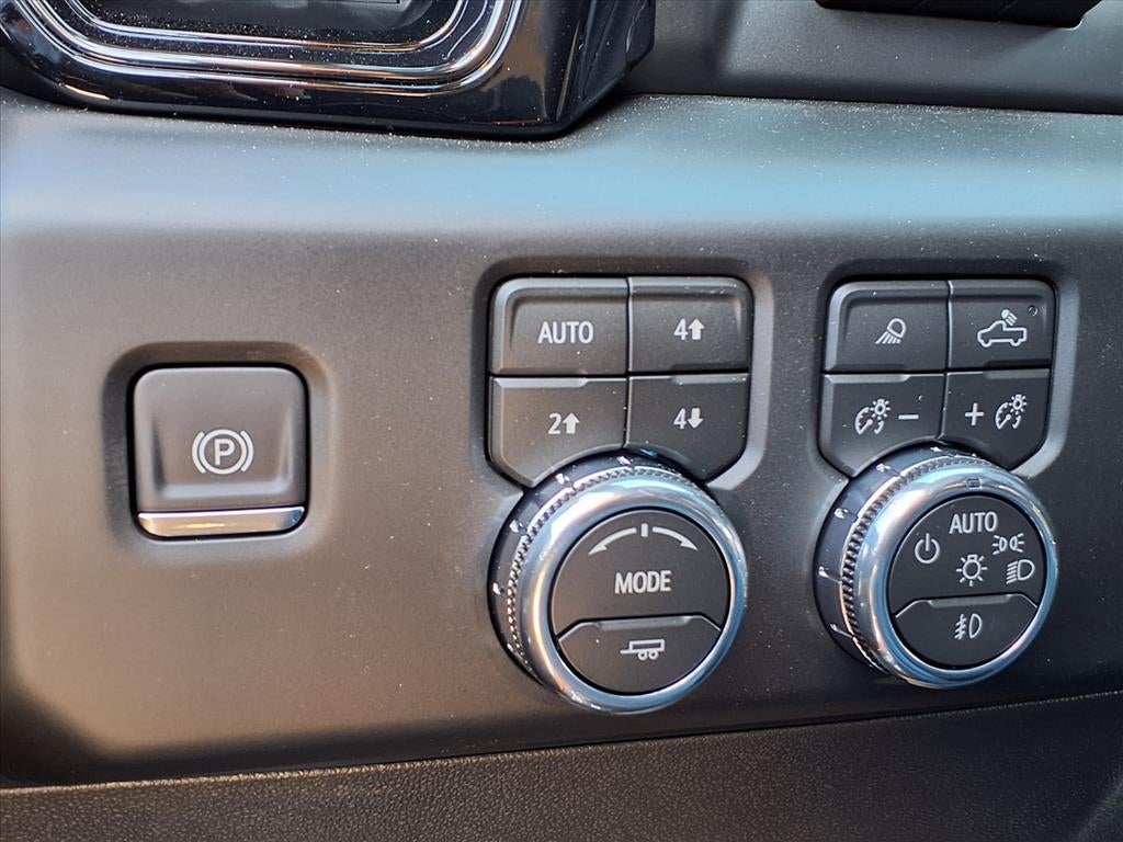 2026 GMC Sierra 1500 AT4 Crew Cab Short Box 4WD