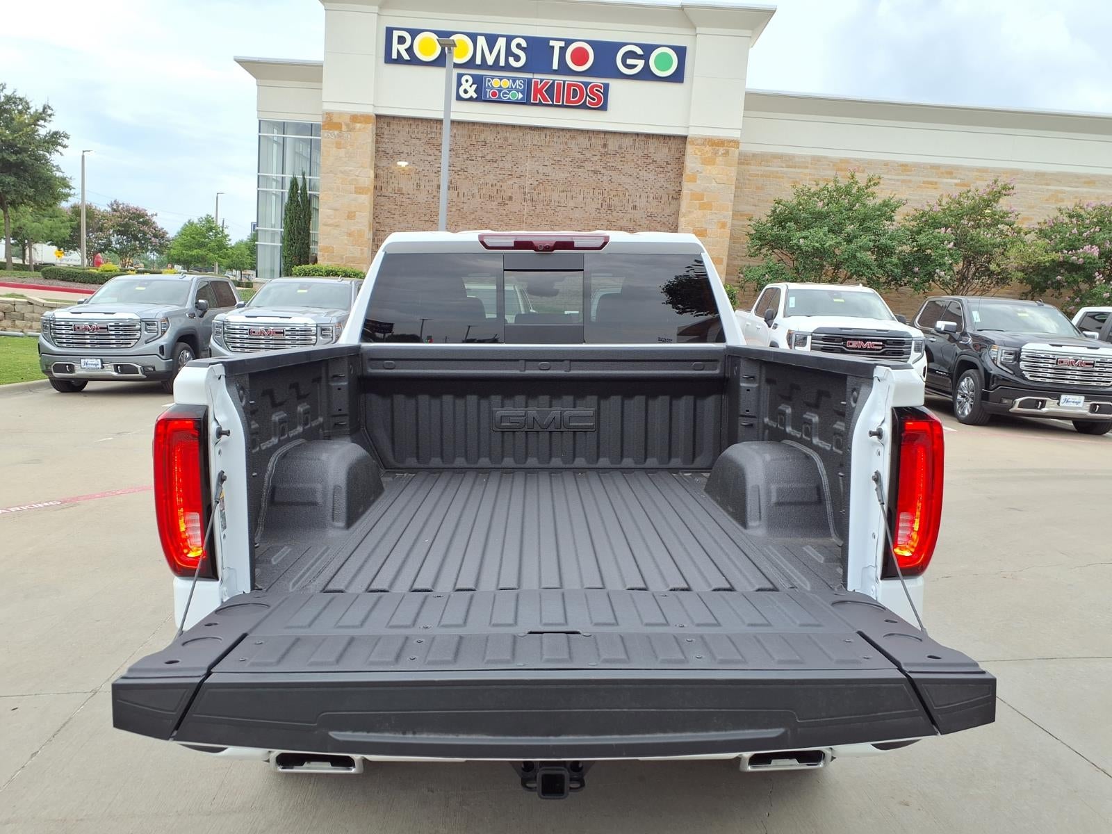 2026 GMC Sierra 1500 AT4 Crew Cab Short Box 4WD