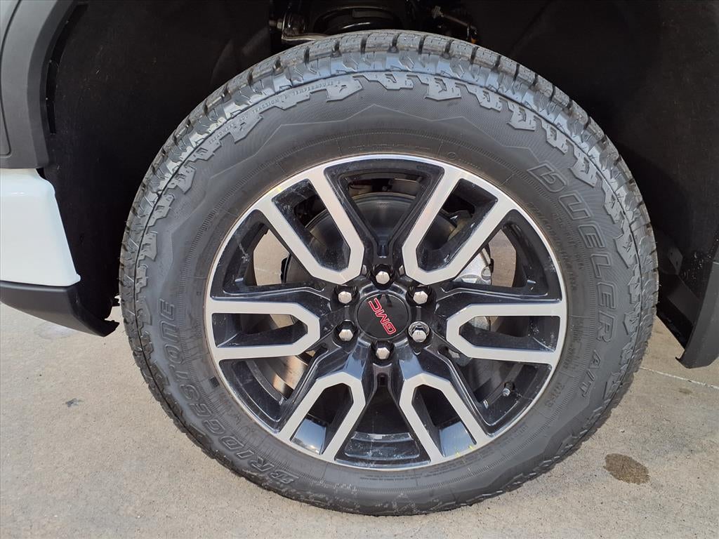 2026 GMC Sierra 1500 AT4 Crew Cab Short Box 4WD