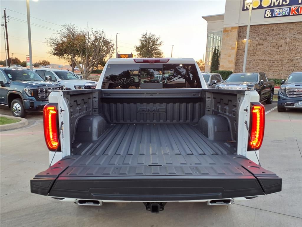 2026 GMC Sierra 1500 AT4 Crew Cab Short Box 4WD