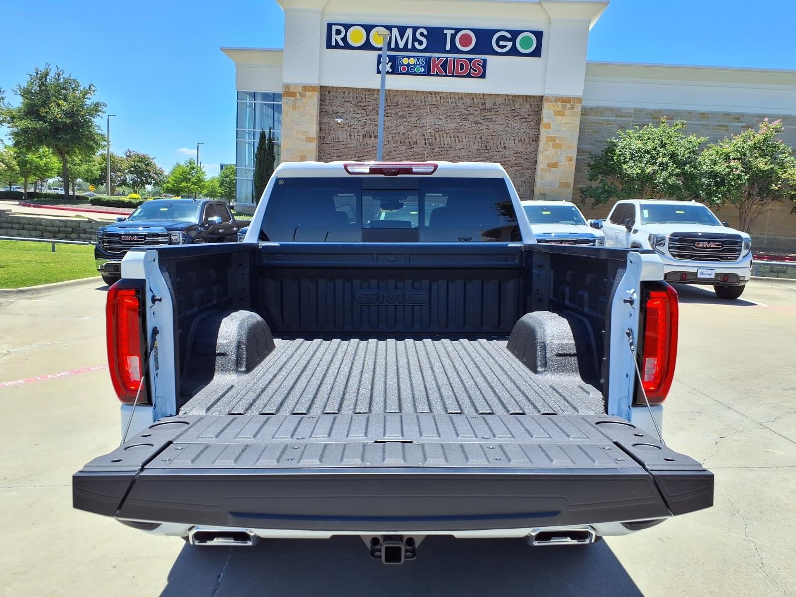 2026 GMC Sierra 1500 AT4 Crew Cab Short Box 4WD